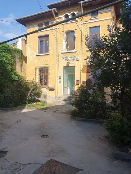 Apartament cu 2 camere semidecomandat în Foișorul de Foc