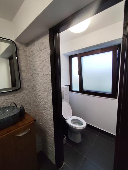 Apartament cu 6 camere decomandat în Unirii