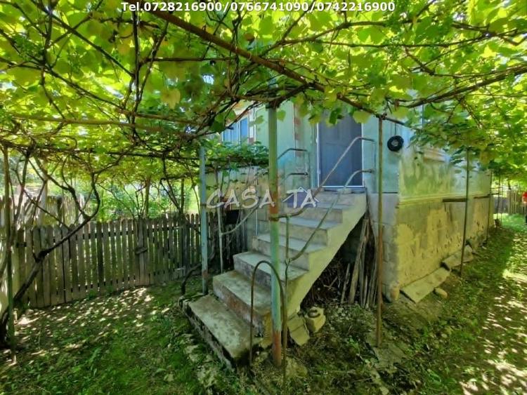 Casă individuală cu 3 camere cu Teren 913 Mp în Central