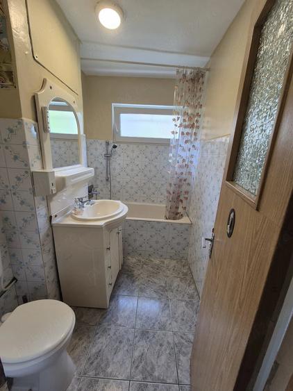 Apartament cu 3 camere semidecomandat în Govândari