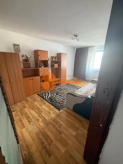 Apartament cu 3 camere decomandat în Crângași