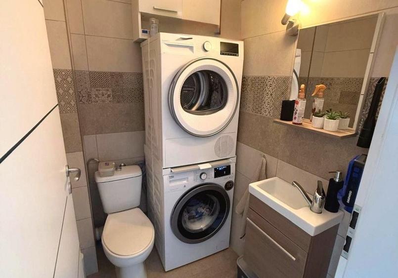 Apartament cu 3 camere decomandat, mobilat în Turnișor
