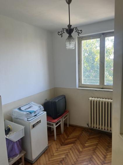 Apartament cu 3 camere nedecomandat în Micro 1