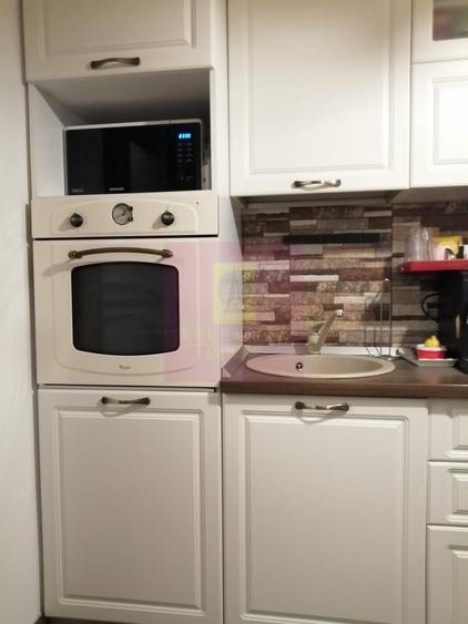 Apartament cu 3 camere semidecomandat în Bragadiru