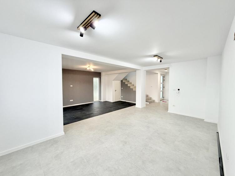 Duplex cu 4 camere cu Canalizare în Moșnița Nouă