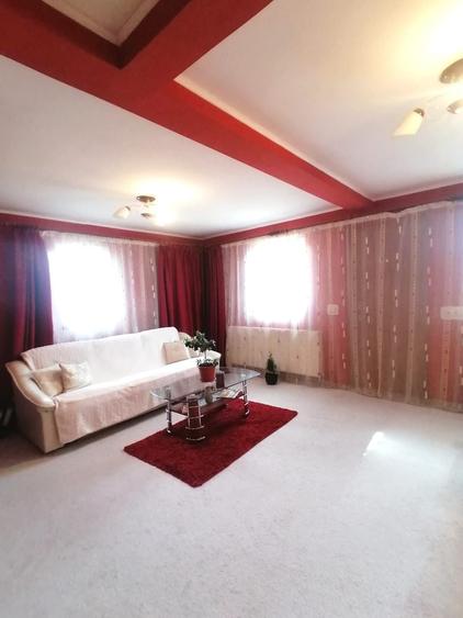 Casă cu 4 camere în Prundu