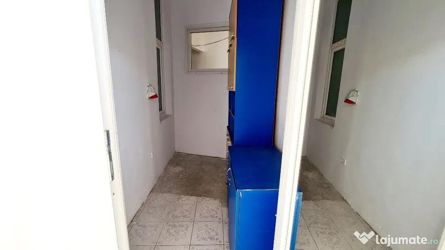 Inchiriez spatiu comercial zona Centrala - ID : RH-42920-property - 2