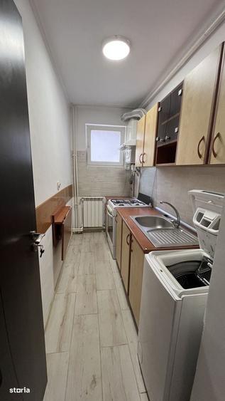 Garsoniera cu centrala proprie in bloc mixt reabilitat Gorjului - 1