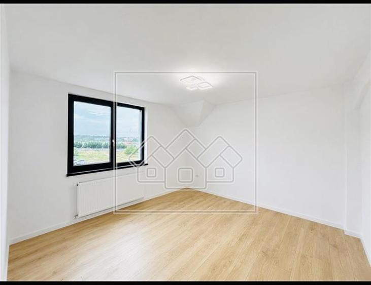 Apartament cu 3 camere decomandat în Arhitecților - Calea Cisnădiei