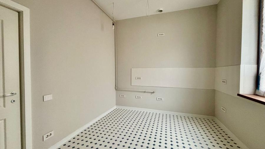 Apartament cu 4 camere în Romană