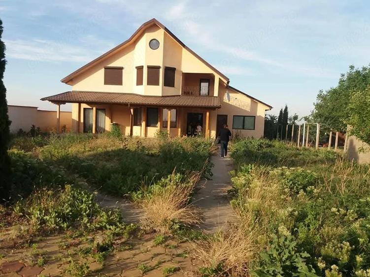 Casă cu Teren 697 Mp în Central