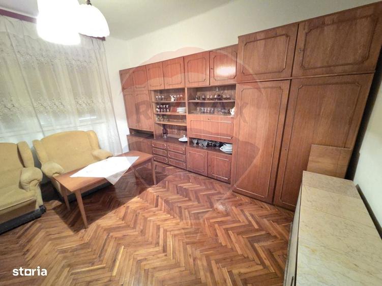 Casă cu 4 camere în Ciumeghiu