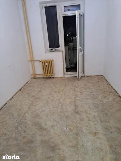 Apartament cu 3 camere decomandat în Decebal