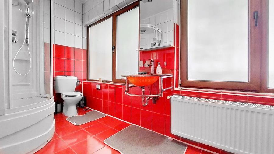 Casă individuală cu 5 camere cu Canalizare în Hălchiu