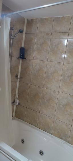 Apartament cu 3 camere semidecomandat în Basarab
