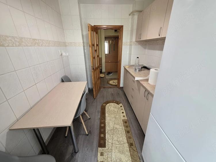 Apartament cu 3 camere decomandat în Micro 17