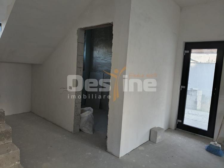 Casă individuală cu 5 camere cu Canalizare în Agigea