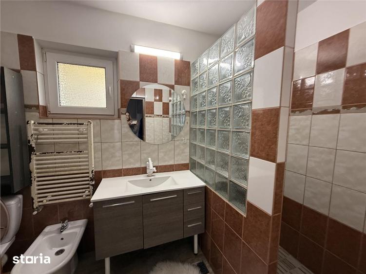 Casă cu 4 camere cu Teren 263 Mp în Central