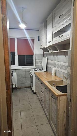 Apartament cu 3 camere semidecomandat, mobilat în Lujerului
