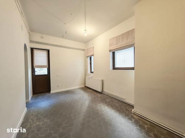 Apartament cu 3 camere, mobilat în Victoriei