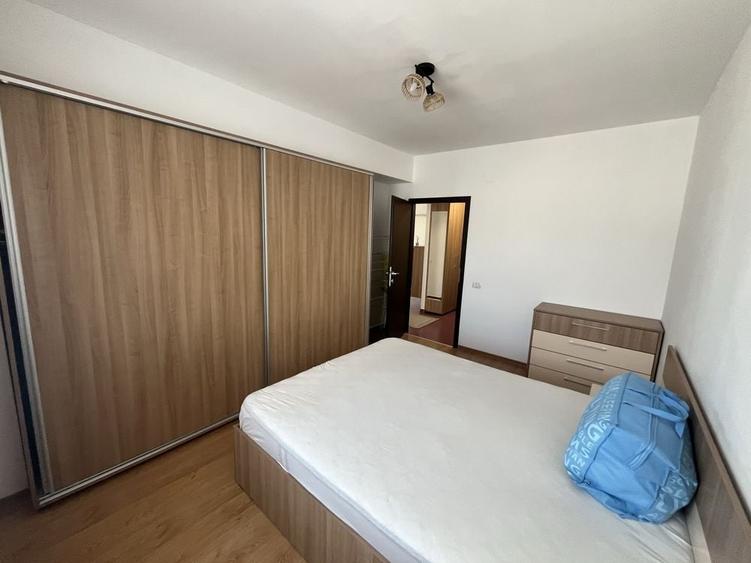 Apartament cu 2 camere decomandat, mobilat în Central