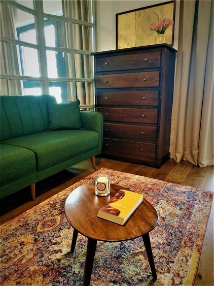 Apartament cu 2 camere semidecomandat, mobilat în Victoriei