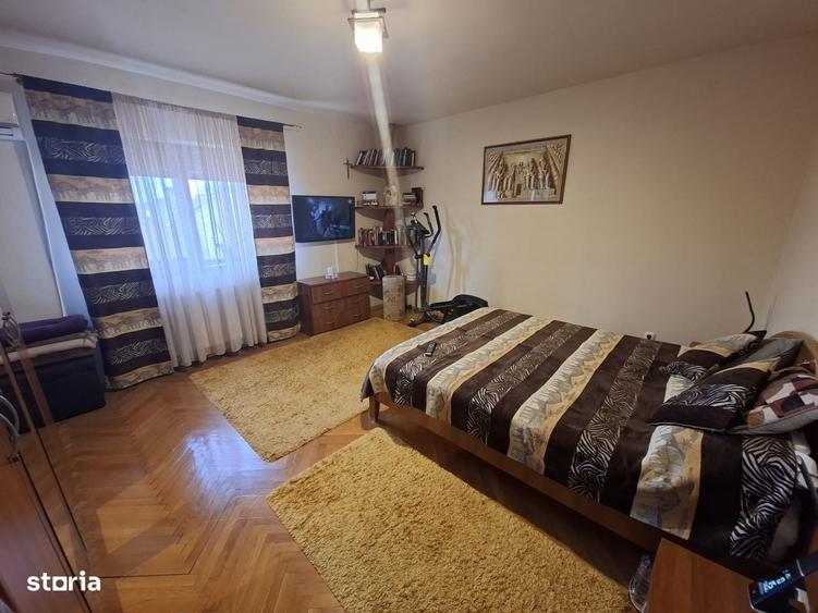 Casă cu 4 camere în Titulescu