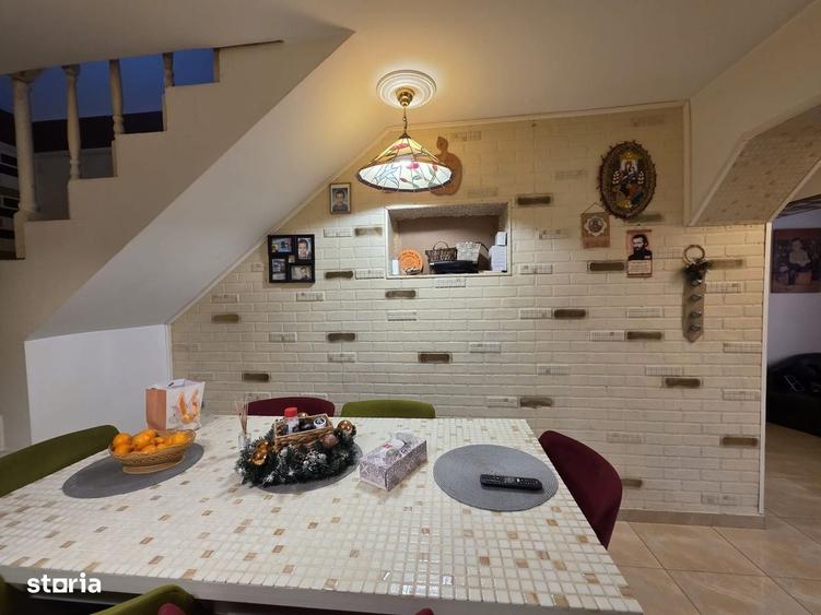 Casă cu 4 camere cu Teren 700 Mp în Central