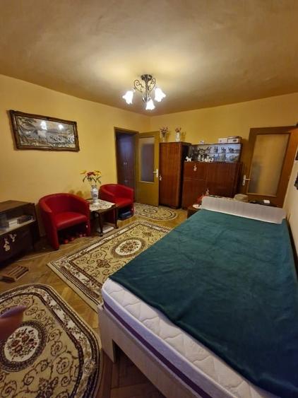 Apartament cu 2 camere semidecomandat, mobilat în Dâmbovița