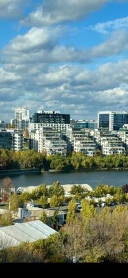 Apartament cu 2 camere semidecomandat în Barbu Văcărescu