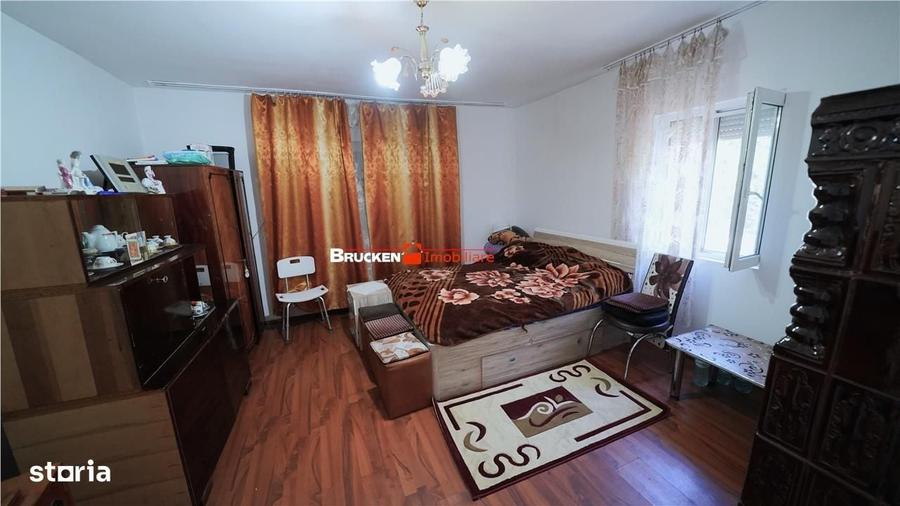 Casă cu 4 camere în Călugări