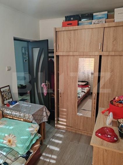 Apartament cu 3 camere semidecomandat în Tudor