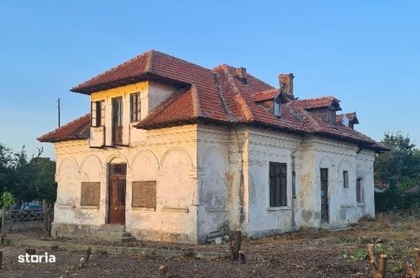Casă cu 4 camere în Central