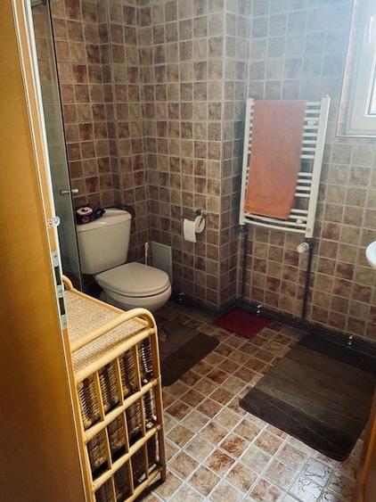 Casă individuală cu 11 camere cu Canalizare în Chișoda