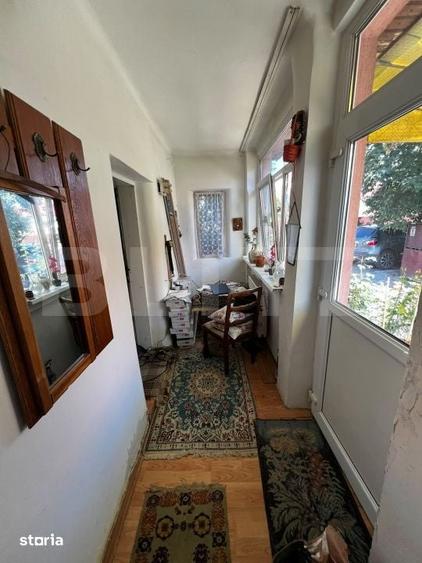 Casă cu 6 camere cu Teren 981.5 Mp în Central