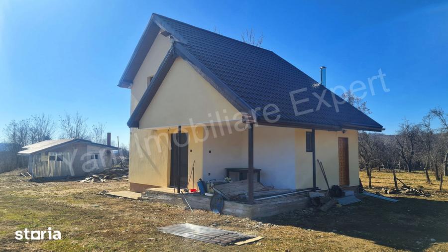 Casă cu 3 camere cu Teren 3582 Mp în Corbi