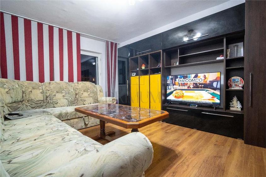 Apartament cu 4 camere decomandat, mobilat în Soarelui