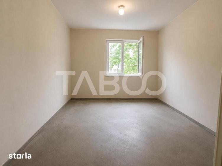 Apartament cu 2 camere nedecomandat în Est