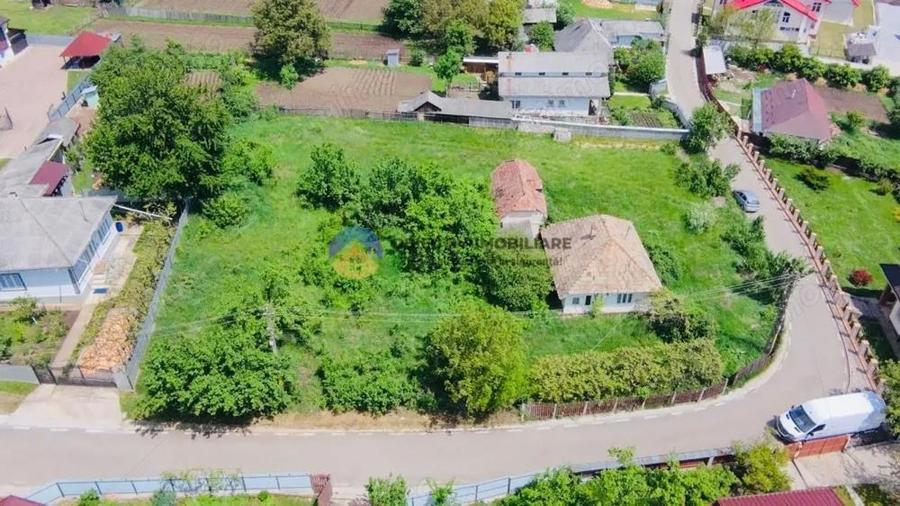 Casă cu Teren 2273 Mp în Grumăzești