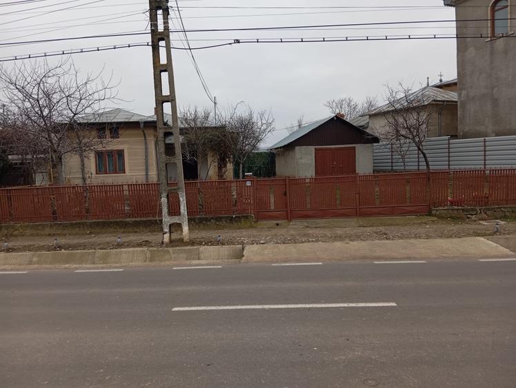 Casă individuală cu 5 camere cu Teren 700 Mp în Valea Râmnicului