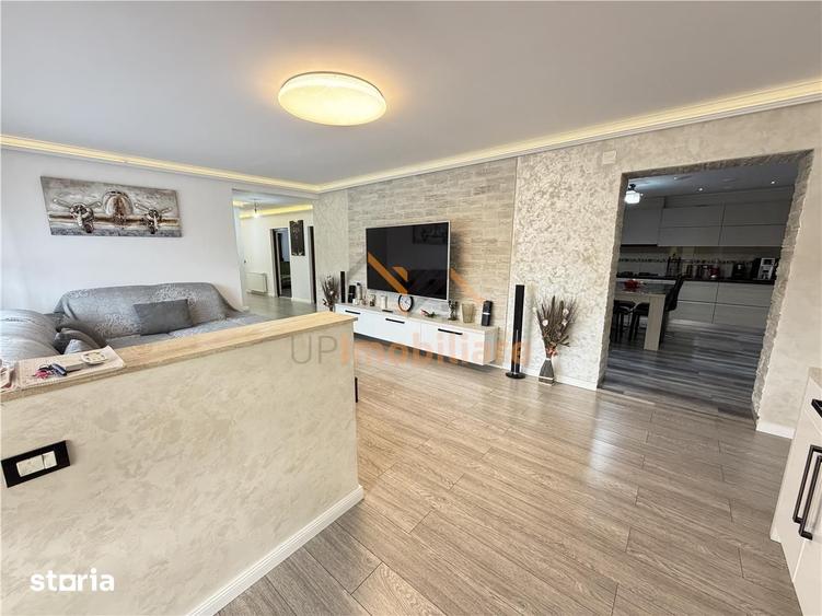 Casă cu 5 camere cu Teren 2385 Mp în Tileagd