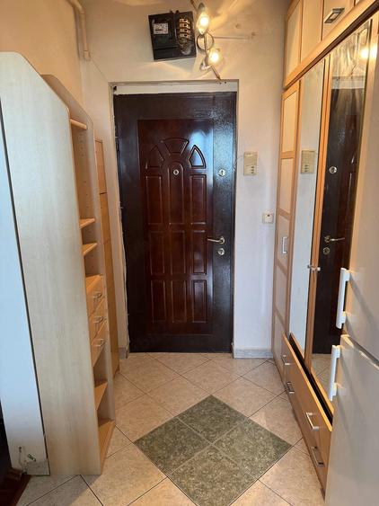 Apartament cu 2 camere semidecomandat în Griviței