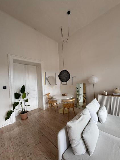 Apartament cu 2 camere semidecomandat, mobilat în Central