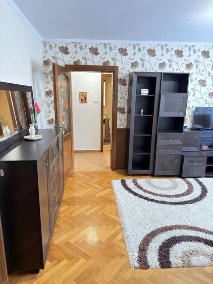Apartament cu 3 camere decomandat în Circumvalațiunii