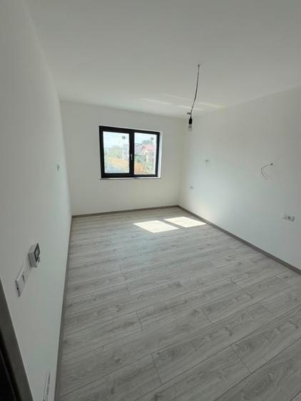 Casă individuală cu 3 camere cu Canalizare în Șerbănești