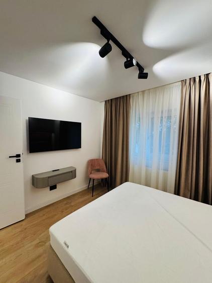 Apartament cu 3 camere decomandat, mobilat în Nerva Traian