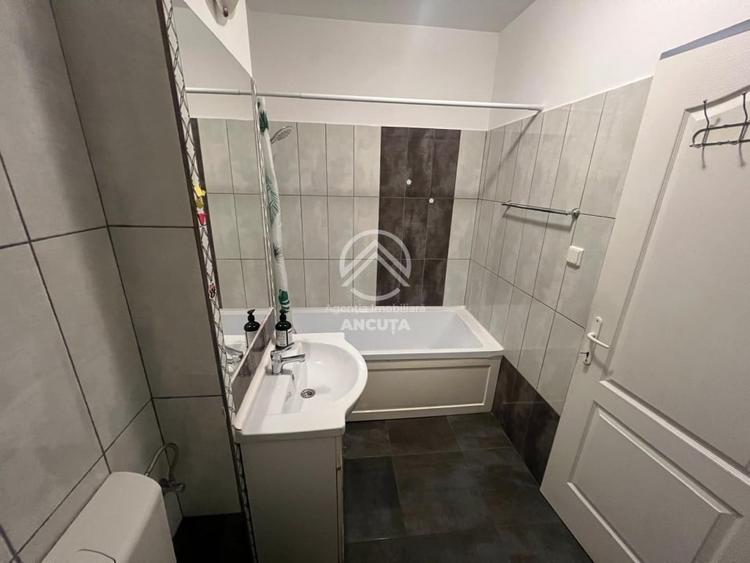 Apartament cu 3 camere semidecomandat, mobilat în Florești