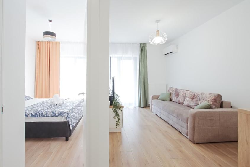 Apartament cu 2 camere semidecomandat, mobilat în Baza 3