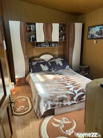 Casă cu 4 camere cu Teren 692 Mp în Vlădesti