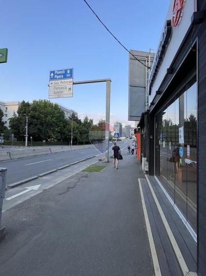 Spațiu comercial, de 60 mp, în Aviației